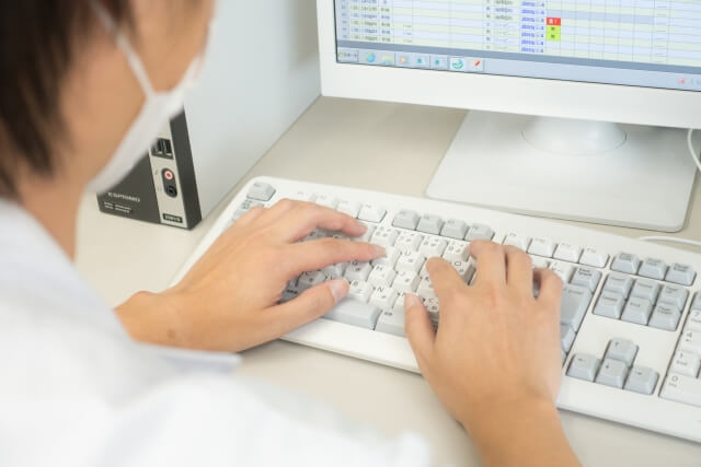 医療システム導入のメリットと導入時の注意点