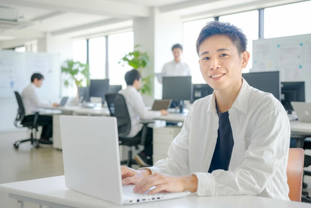 ソフトウェア開発の種類と特徴を知る